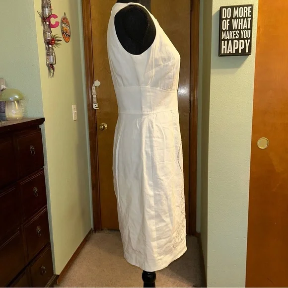 Maggy London white linen blend sleeveless dress with cutout embroidery size 2 - Picture 3 of 12